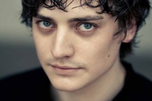 aneurin-barnard-9-5585263